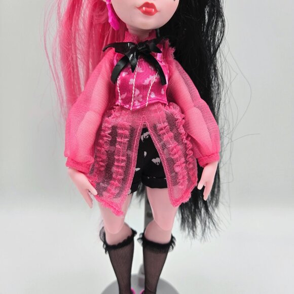 Monster High Doll Draculaura Count Fabulous 2021 Read - Picture 4 of 12